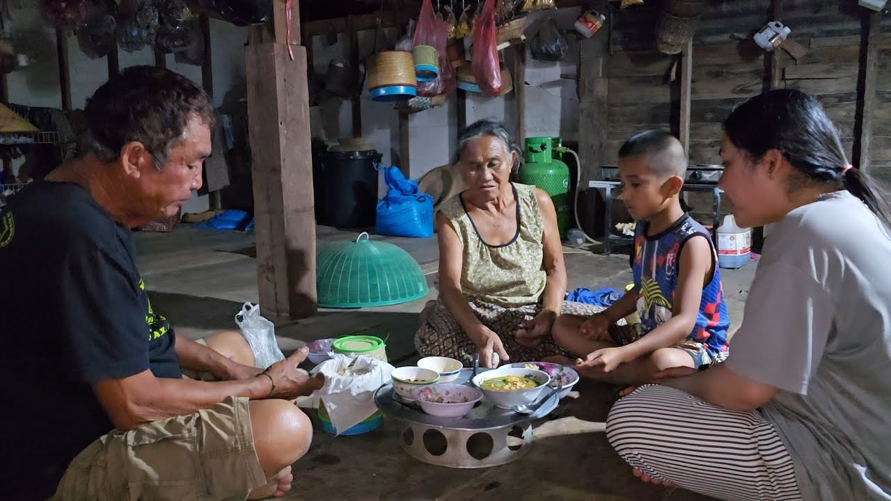 ก้อยกะปอมลายชิยปลาเพี้ยอาหานแลง