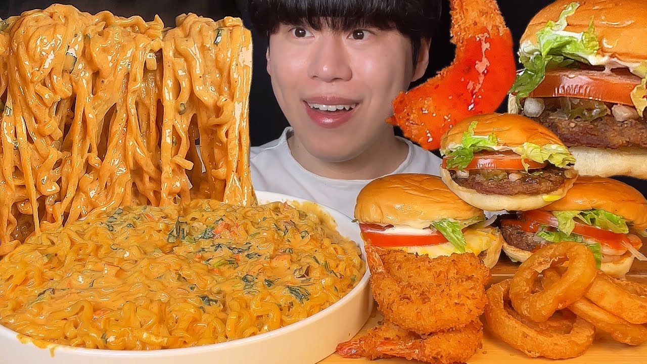 СУБТИТРЫ)Корейская острая сливочная лапша и мини-бургеры Burger King, луковые кольца, мукбанг (асмр)