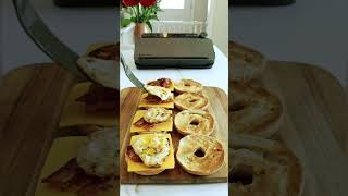 Egg and Bacon Breakfast Bagels #breakfastideas