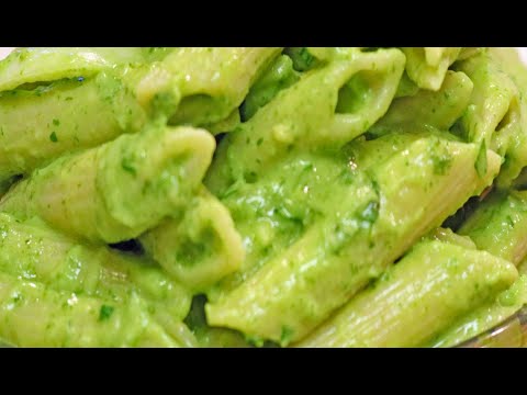 Video: Pasta Con Pollo, Tomate Y Aguacate