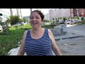 Родители наблюдают за малышом Яном в садике и забирают домой.