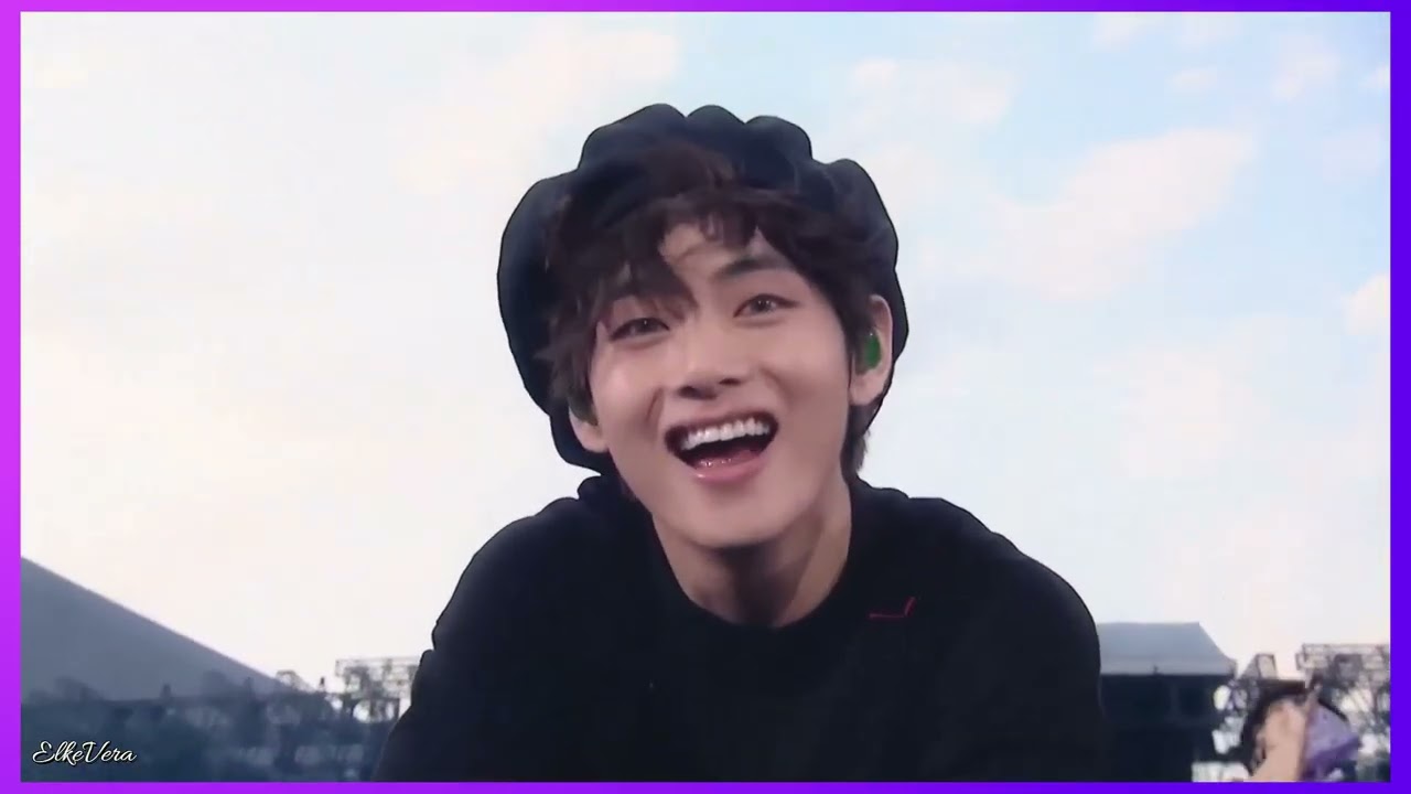BTS そ 💜BTS - So What (Live in Osaka /JAPAN) - YouTube