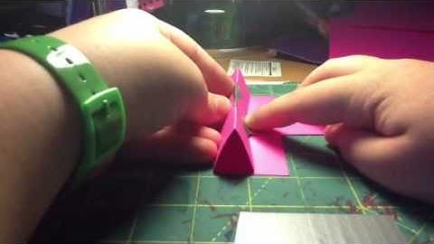 How to make an iPhone/iPod stand