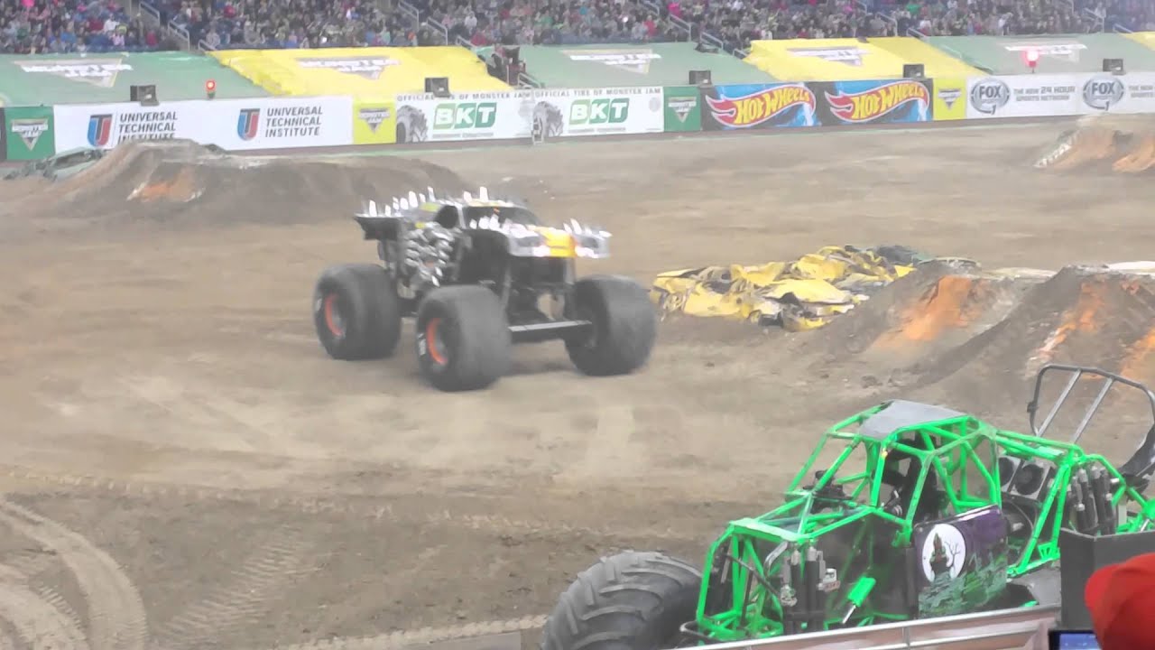 Monster Jam 2/27/2016(15) - YouTube