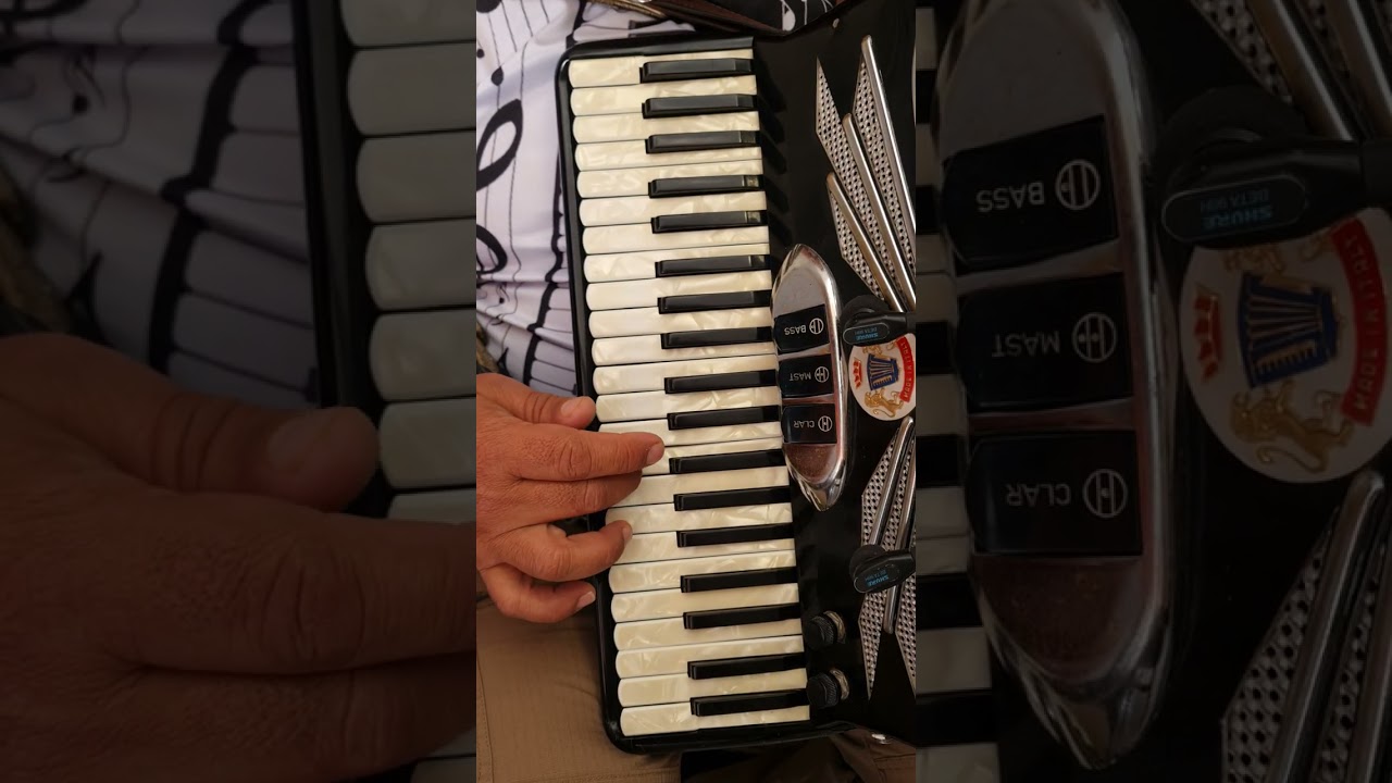 Tutorial [Un Viejo Amor/Los Cadetes De Linares]En Acordeon de Teclas 