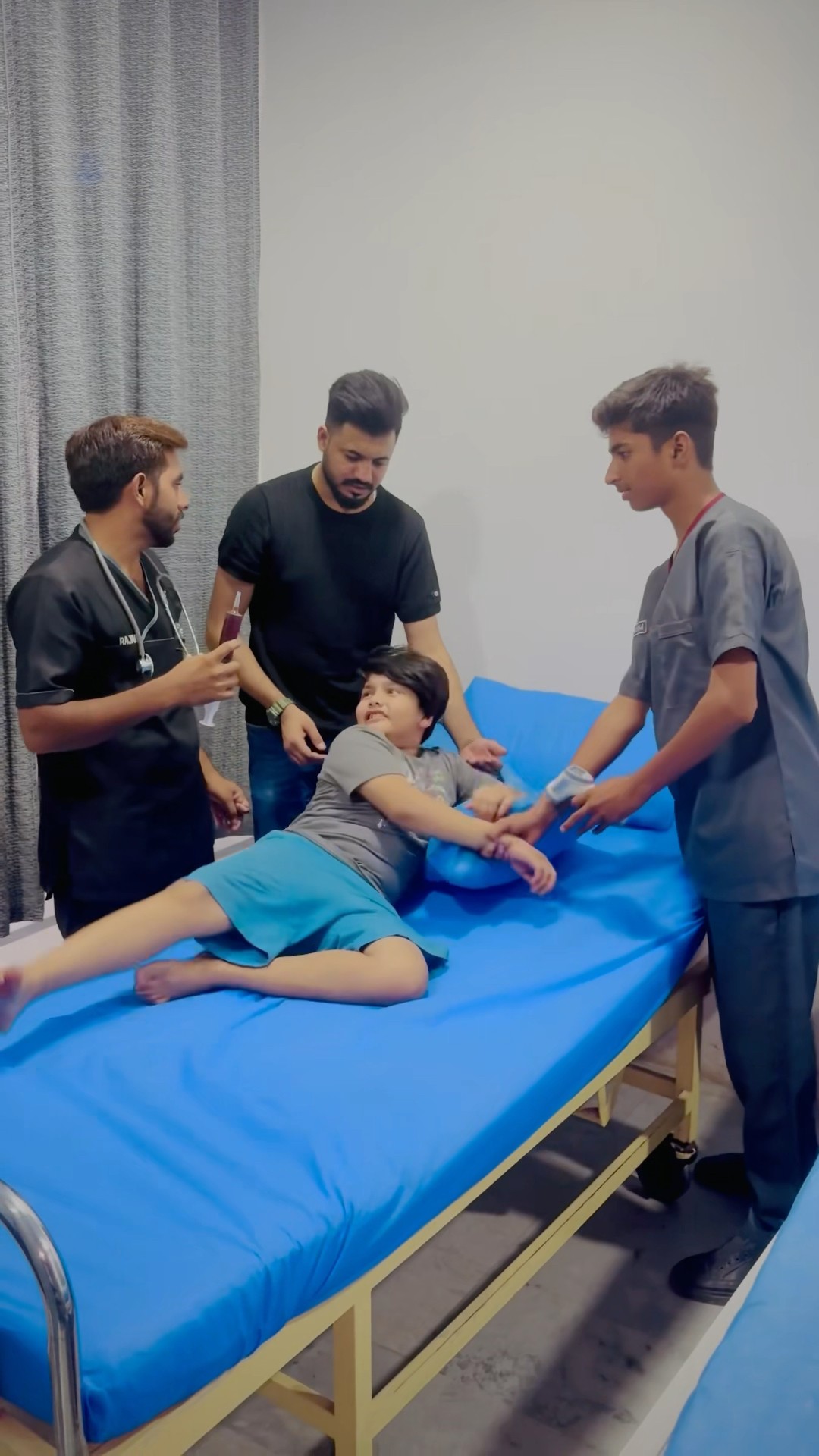 Ali ko largest injection lgwana pra ? || #trending #viralvideo #viralcomedy #injection
