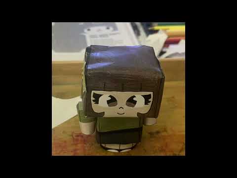 Mi papercraft oficial :D💚💕