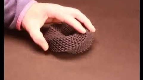 Twisted torus form of a diamand isosurface