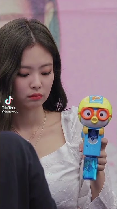 😗🙁 #jennie #jennieblackpink #pororo #fyp #blackpink #shorts #youtubeshorts ##trending #viral #top
