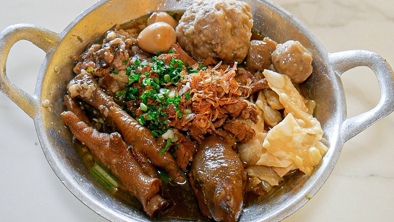 VIRAL || MIE AYAM SAK WAJAN CUMA 14.000 - Full Toping Sampai Gak Kelihatan Mienya