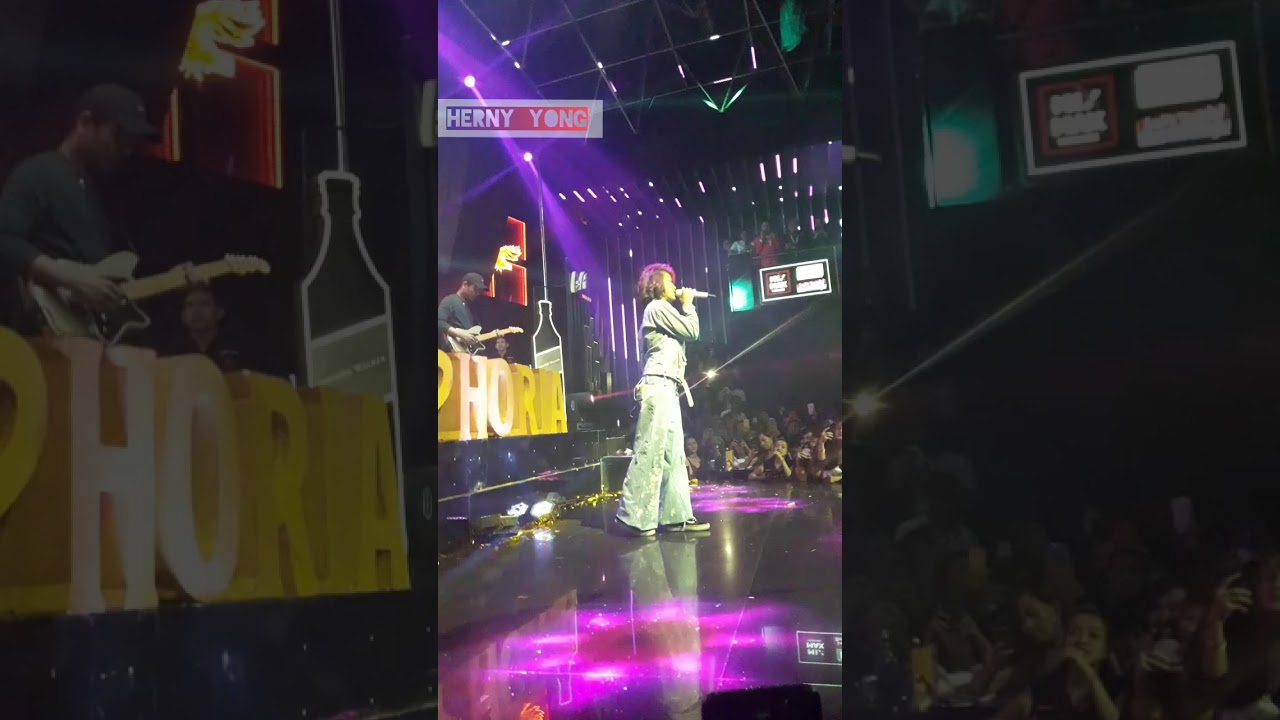 AGNEZ MO - TERUSKANLAH live performance at BOSHE jogja 2019