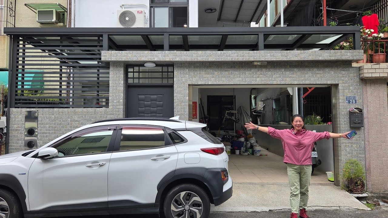 1688萬買台中太平近勤益科大復古2+1樓類邊間透天別墅大地坪超大面寬有前庭側後院花園門口車庫可停雙車有露台雙陽台6房3衛間間開窗採光佳有孝親房完全免整理面裝潢 0977188512 傅晏棠房地產