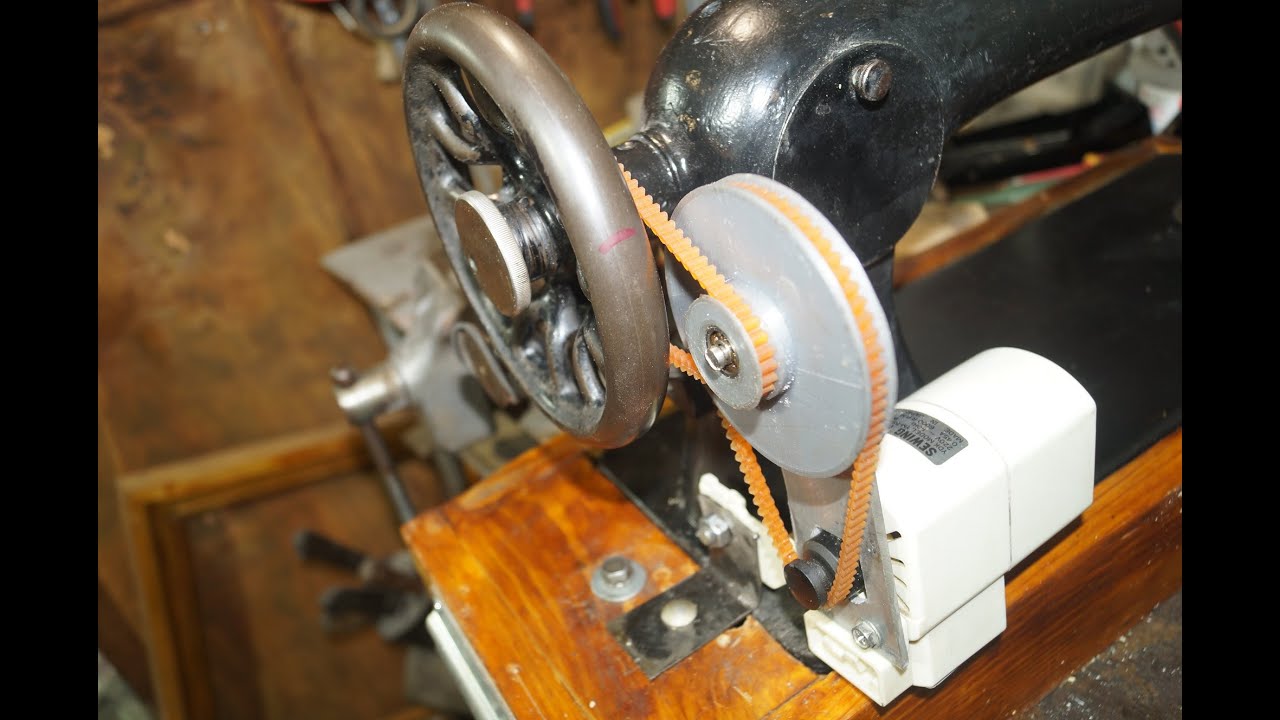 Как можно уменьшить скорость. Шкив швейной машины ПМЗ. Швейная машинка Чайка Зингер электроприводом. Швейная машинка Зингер 16к33. Шкив для электродвигателя швейной машины typical 85м.