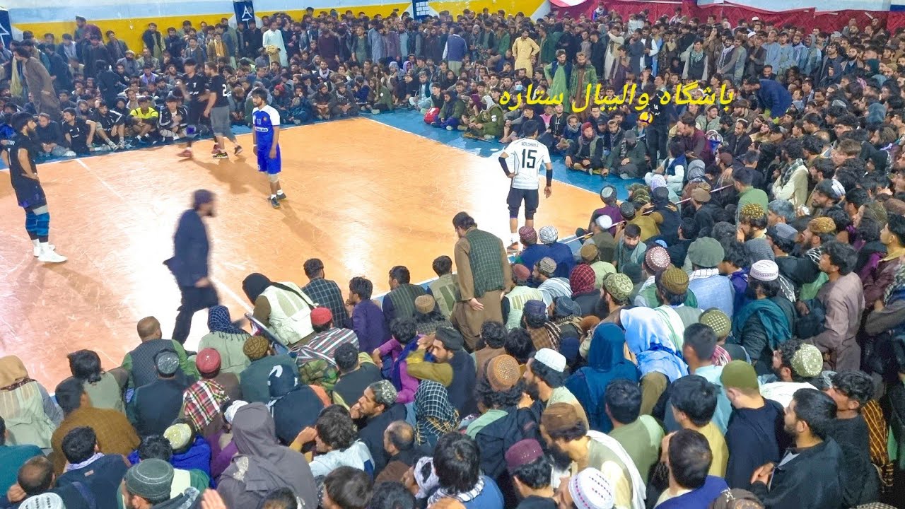 نبرد قهرمانان والیبال، در فینال مسابقات جام رمضانی اتل.