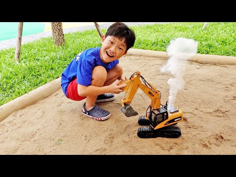 예준이의 자동차 장난감 조립놀이 포크레인 중장비 트럭놀이 Car Toy Assembly with Excavator