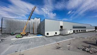 150-Millionen-Euro Getränkelogistikzentrum | EDEKAs autarke Getränkelogistik