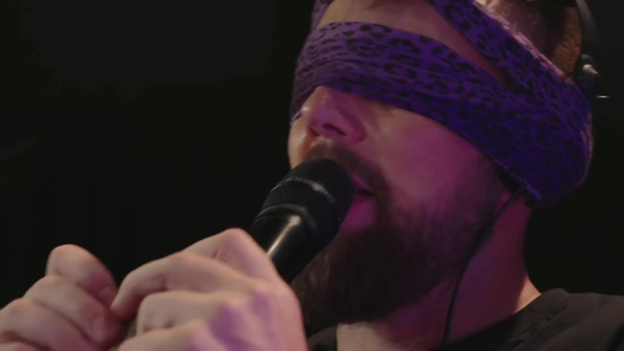 Lyömättömät (Solonen ja Kosola) Tavara-freestyle silmät sidottuina - Lyömättömät YleX Lyömäfest