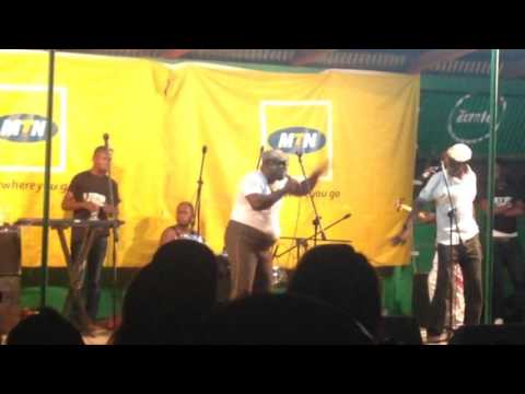 Mbuta Likasu En Concert A Chipata Frontiere De Malawi 