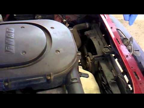 Video: Come faccio a far uscire l'aria dal mio sistema di raffreddamento Hyundai Elantra?