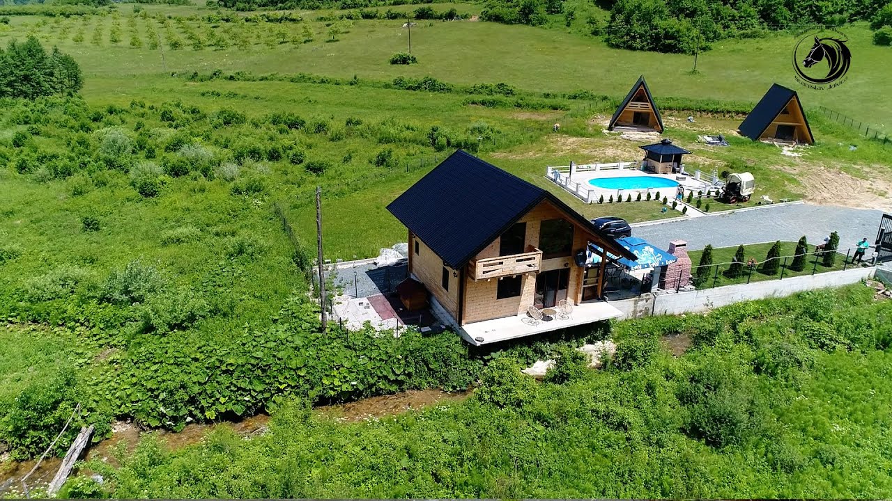 -TURISTIČKI KOMPLEKS PORODICE ĆORIĆ U VOLARIMA NADOMAK ŠIPOVA ČEKA SVOJE GOSTE-