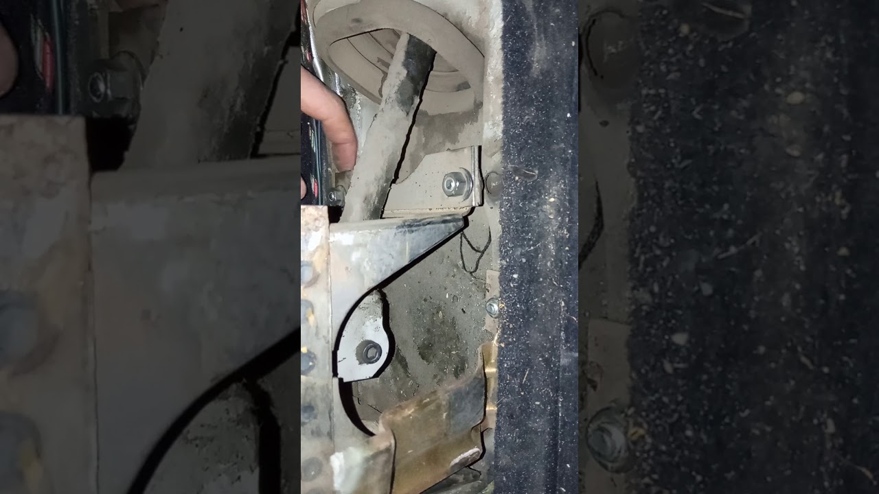 Ауди 100 с3 не включаются передачи