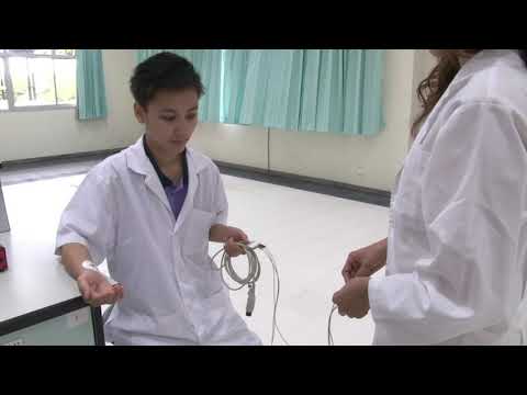 วีดีโอ: วิธีทำความสะอาดขั้วไฟฟ้า EEG: 12 ขั้นตอน (พร้อมรูปภาพ)