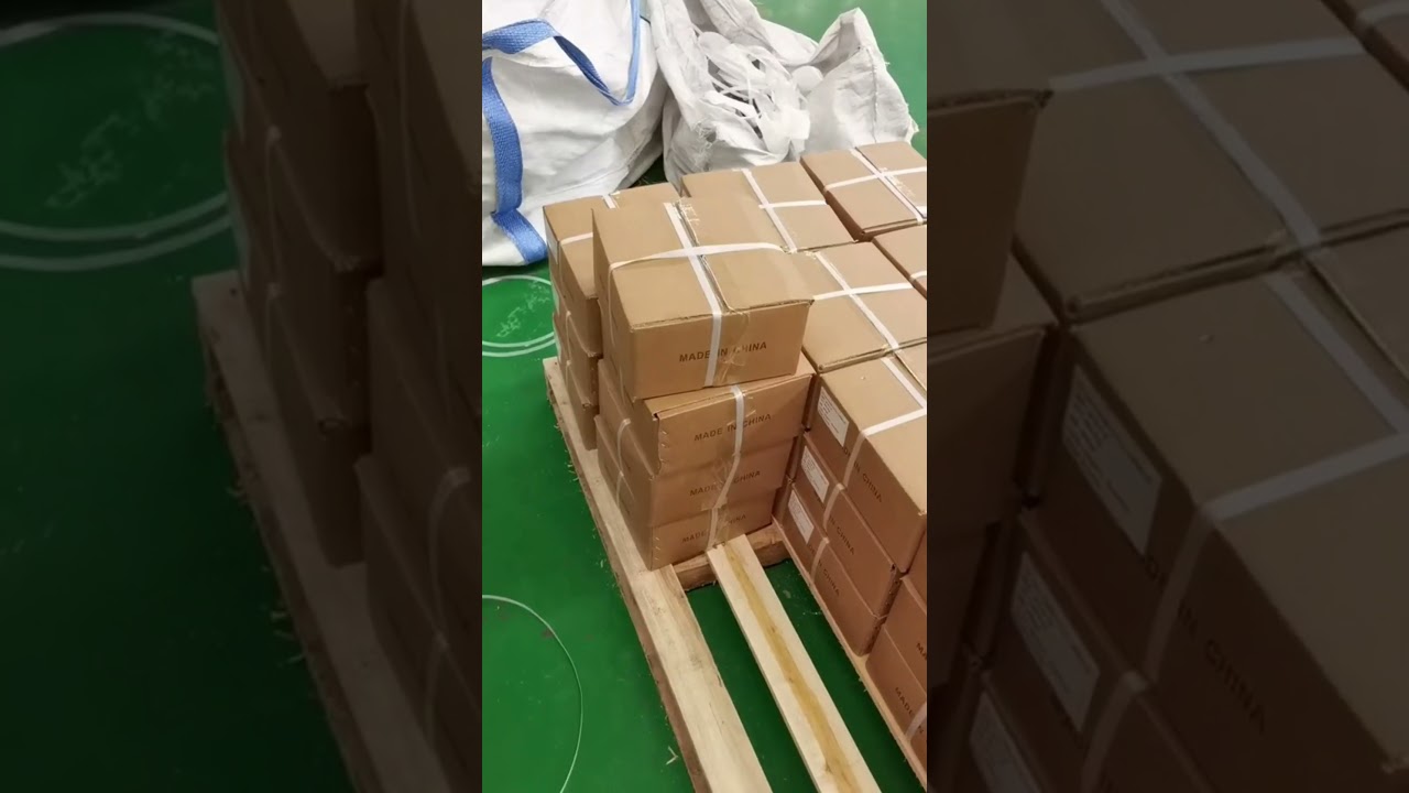 Pack stainless steel hex bolts to dear customers