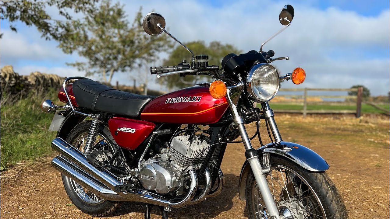 1977 Kawasaki KH250 Start Up ( WON by Rick F. from Wellingborough 