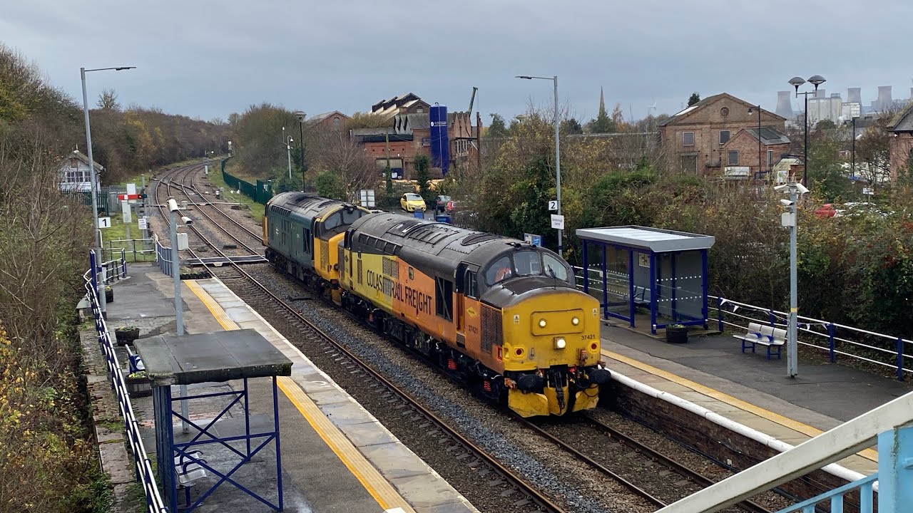 Double header Colas Rail 37421 & 37610 0Z37 11;45 at Gainsborough ...