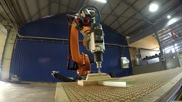 MDF mould finishing by KUKA robot. Automatic tool change