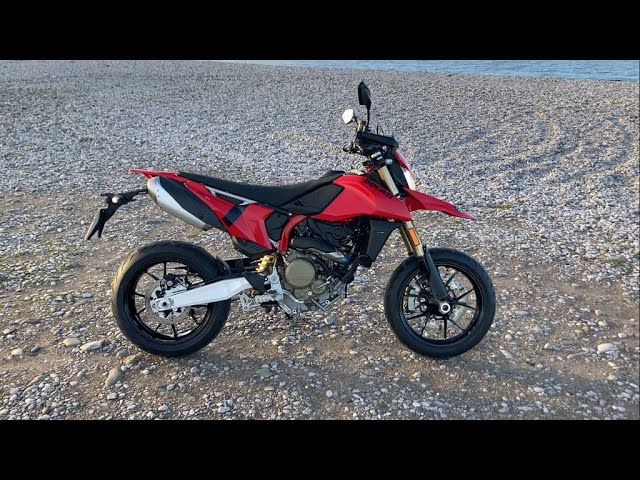 Motorrad Vergleich Aprilia SXV 450 2011 vs. Ducati Hypermotard 698 Mono 2024