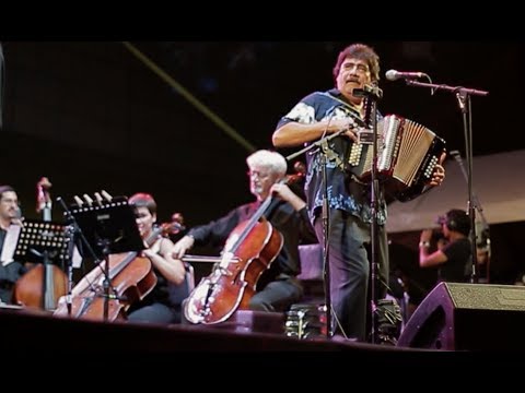 Celso Piña - Cumbia Sobre el Rio Suena (EN VIVO) ft. La Orquesta de Baja California