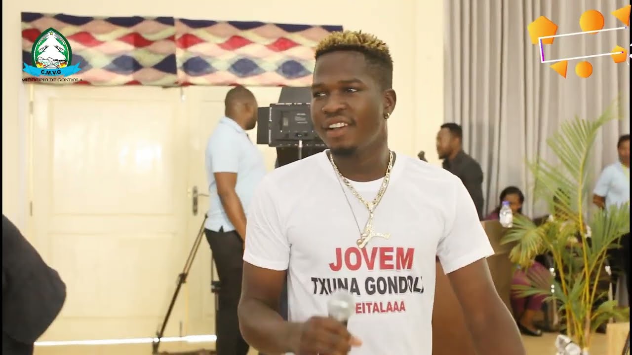 Good Boy Historia Do Passado Cantando para os  Graduados na Universidade Púnguè