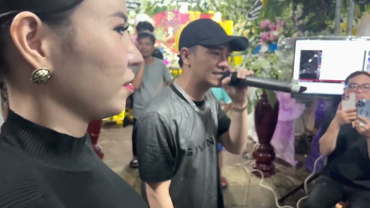 ku vàng triệu vy hát cực hay tại đêm cuối anh trai tại quận 9