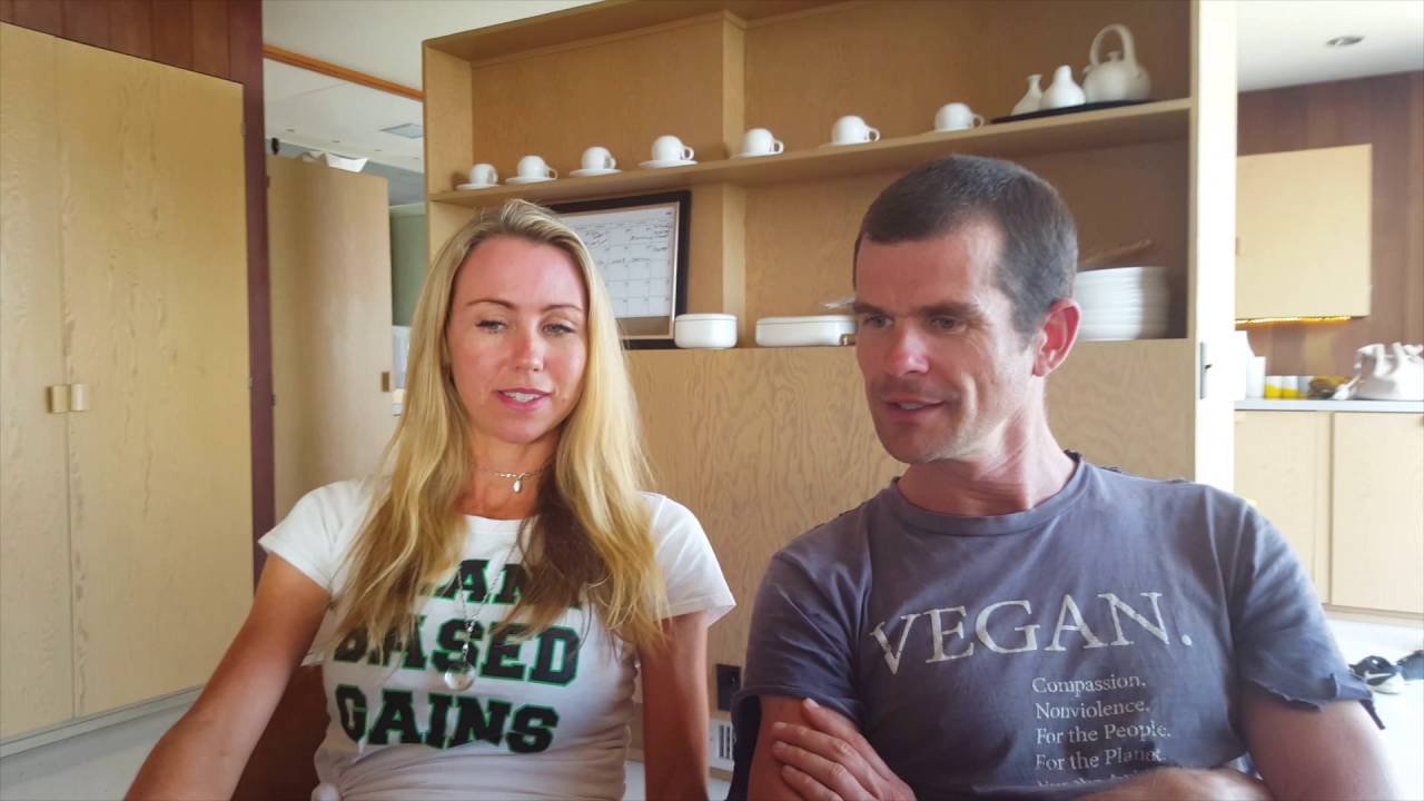 Friendly Activist Interviews Freelee & Durianrider