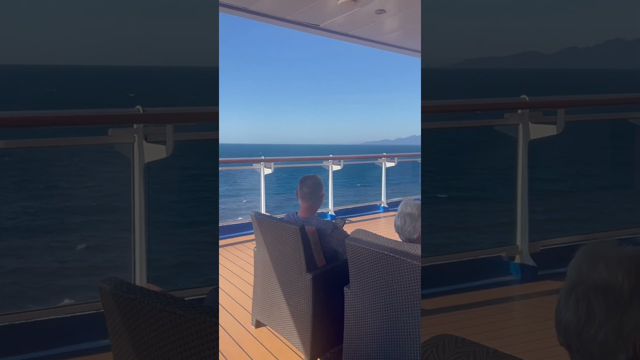 Royal Princess cruising past Palm Island group at the Outrigger’s Bar || #shorts #princesscruises