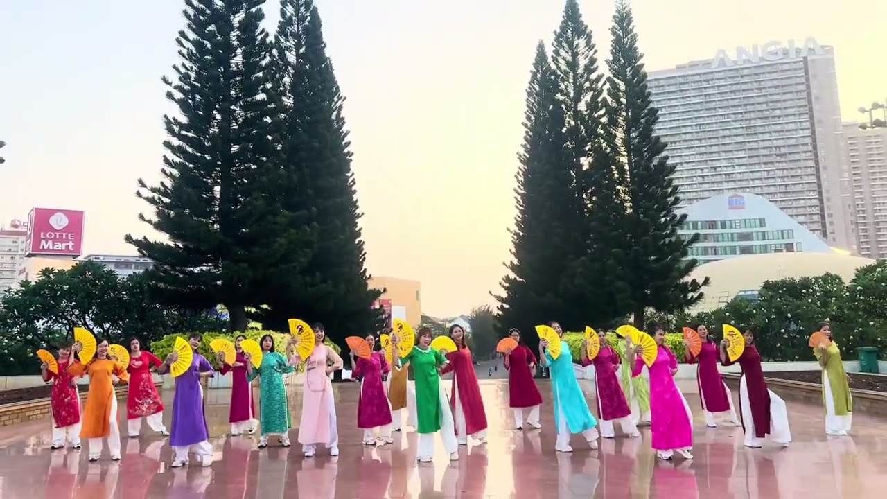 Xuân phát tài / zumba dance / biên đạo Thuý Hường/  Team Hoa Hồng 🌹 