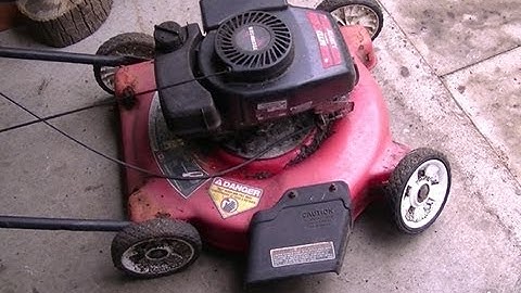 How To Remove an Engine From a Lawnmower