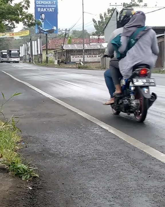 Story WA Bus Budiman Overtake Bus Primajasa