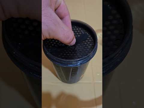 شيكر غذائي تقدر تعرف أيش حطيت فيه