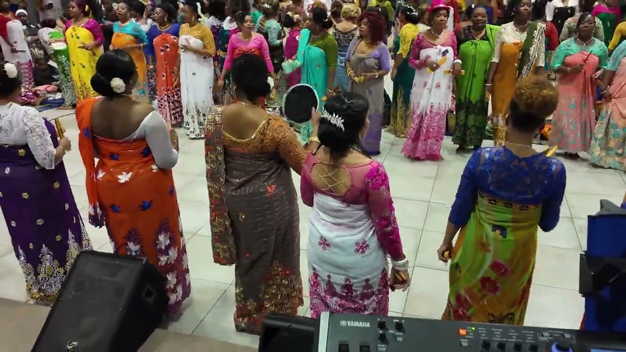 Motamo - M'biwi géant à Limoges ( Tsotso x Larbah ) - [ Tournée 2024/2025 ]