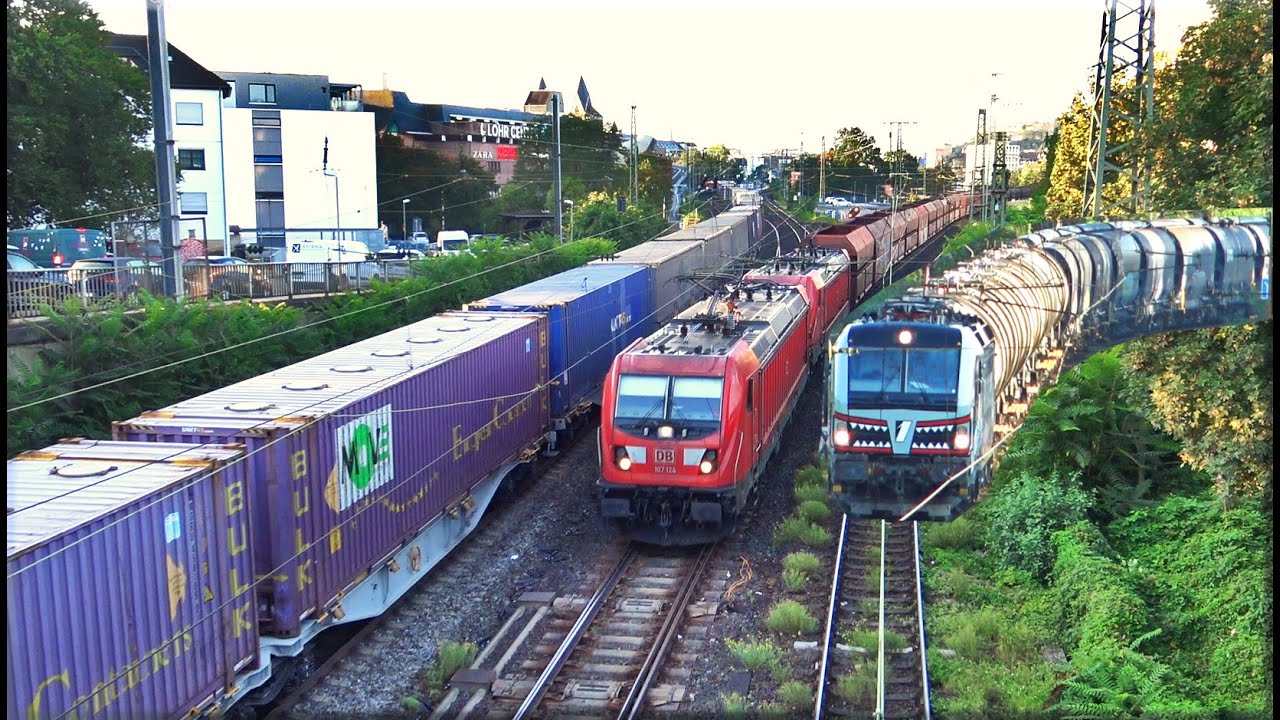 Züge in Koblenz und Gabelung der Moselstrecke. Hektischer Zugverkehr Linke Rheinstrecke - Rhein. DB