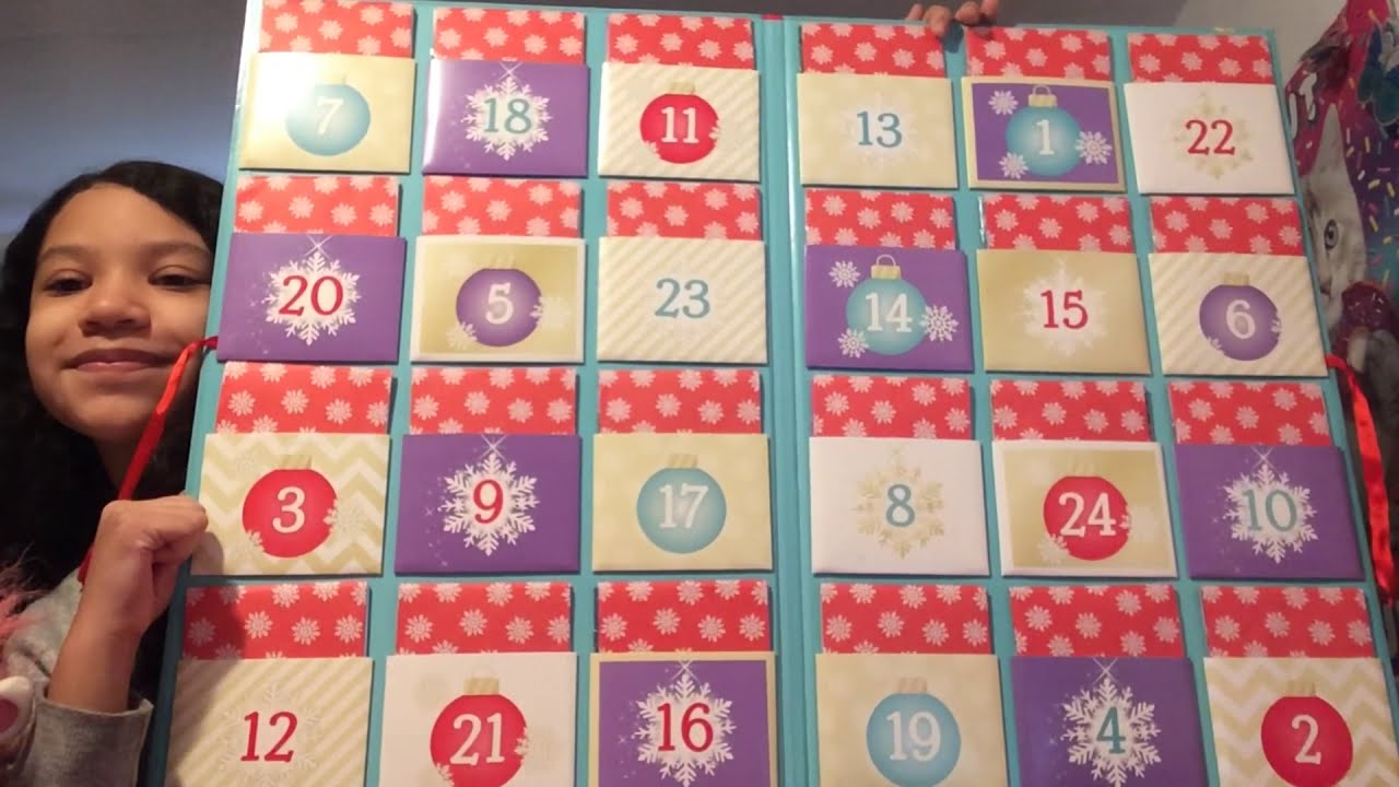 Disney Storybook Collection Advent Calendar (Day 8) Minnie