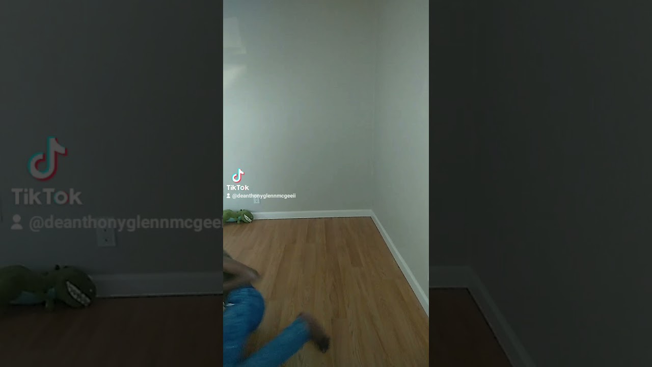 Dez2fly - When your son try to dance but dad try to help (And Dad had a seizure)