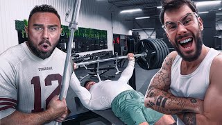 Un Champion du Bench nous Humilie ... (240kg)