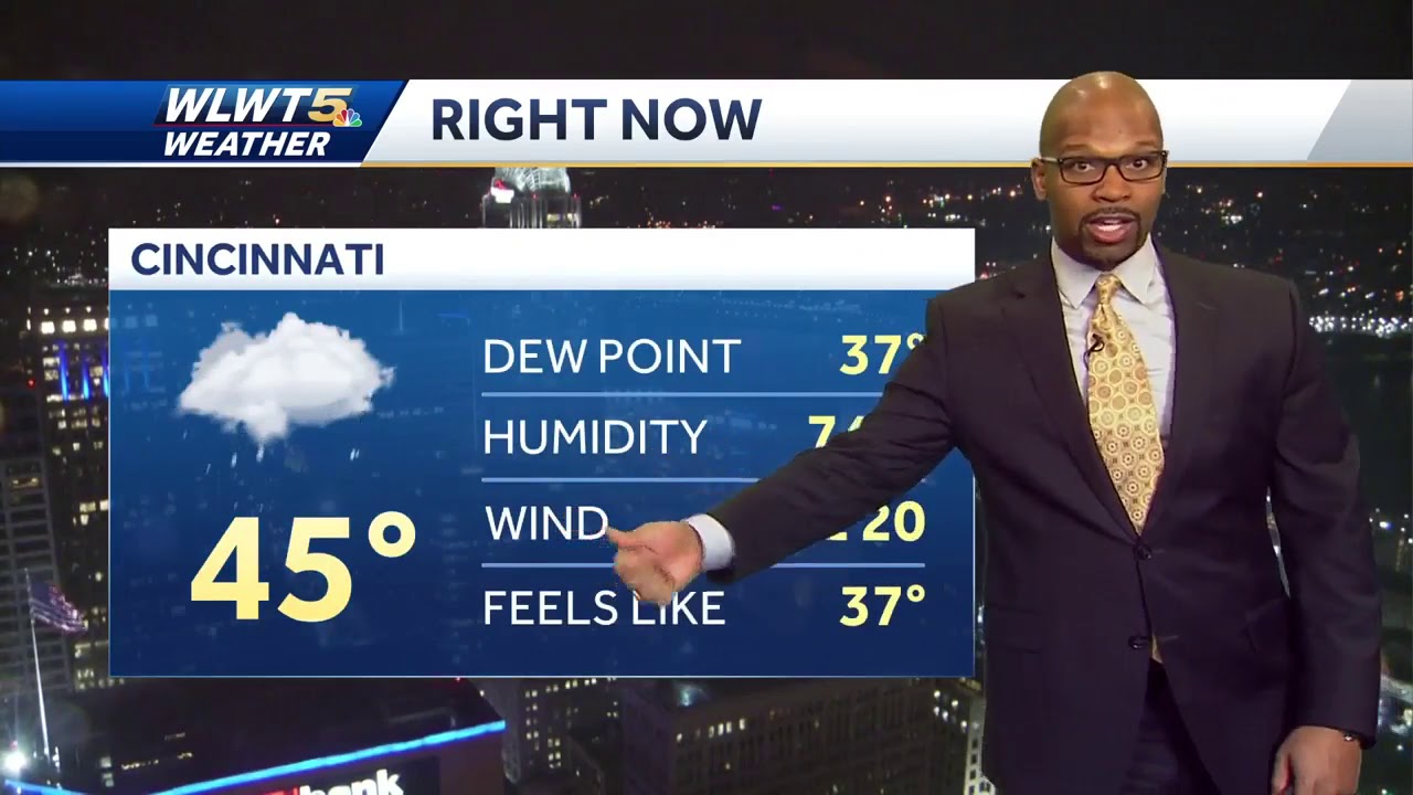 Accumulating Snow On The Way - YouTube