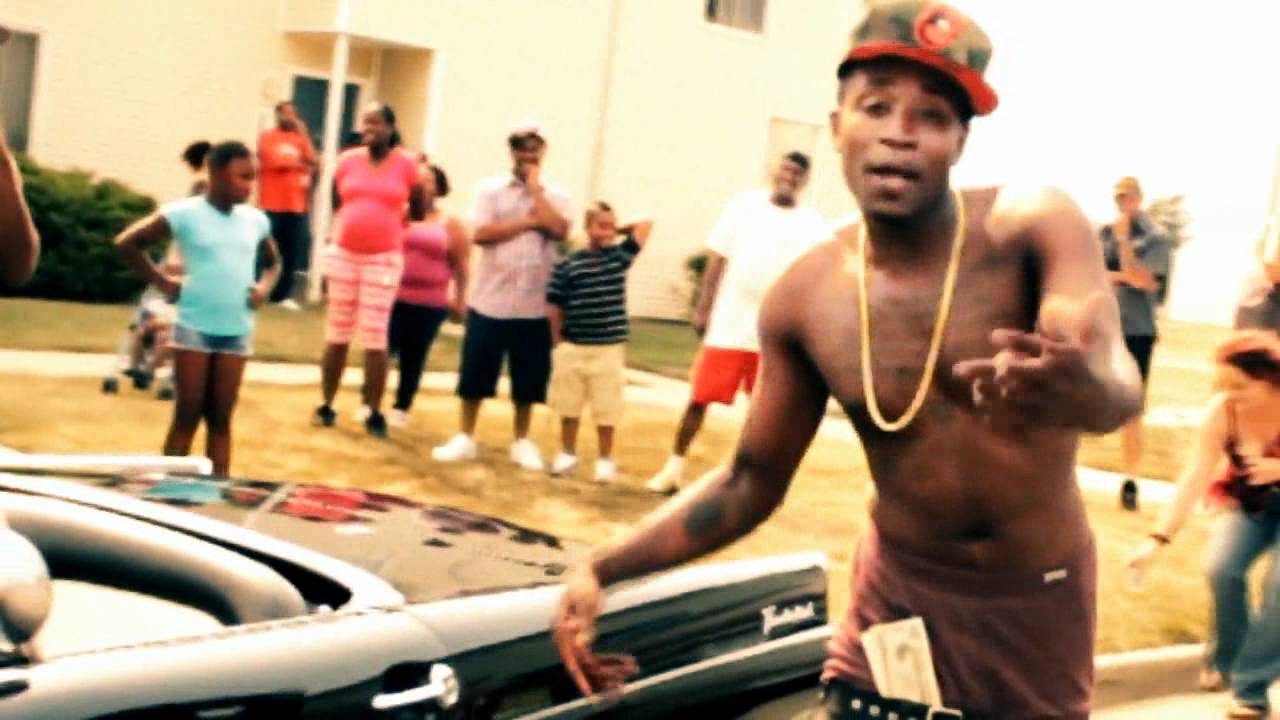 Yung Pella "SHIRT OFF"