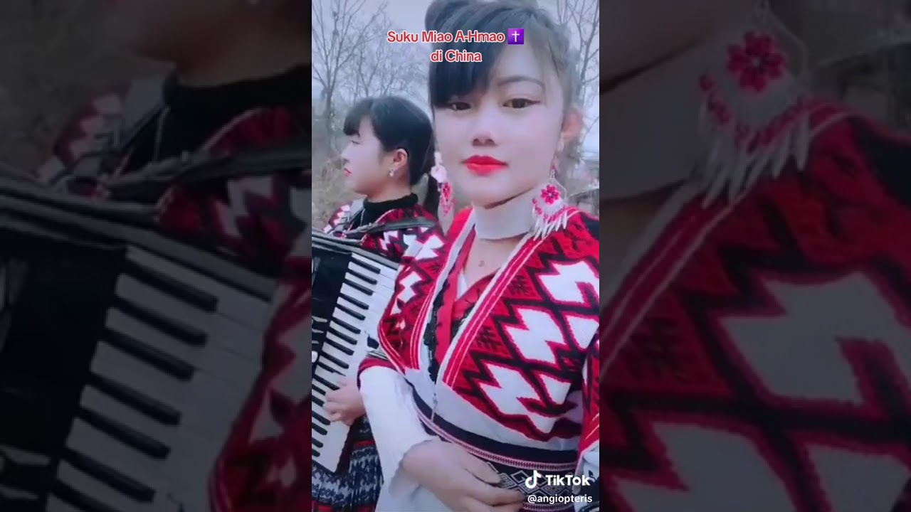 Umat Kristen Di China Memuji Tuhan 