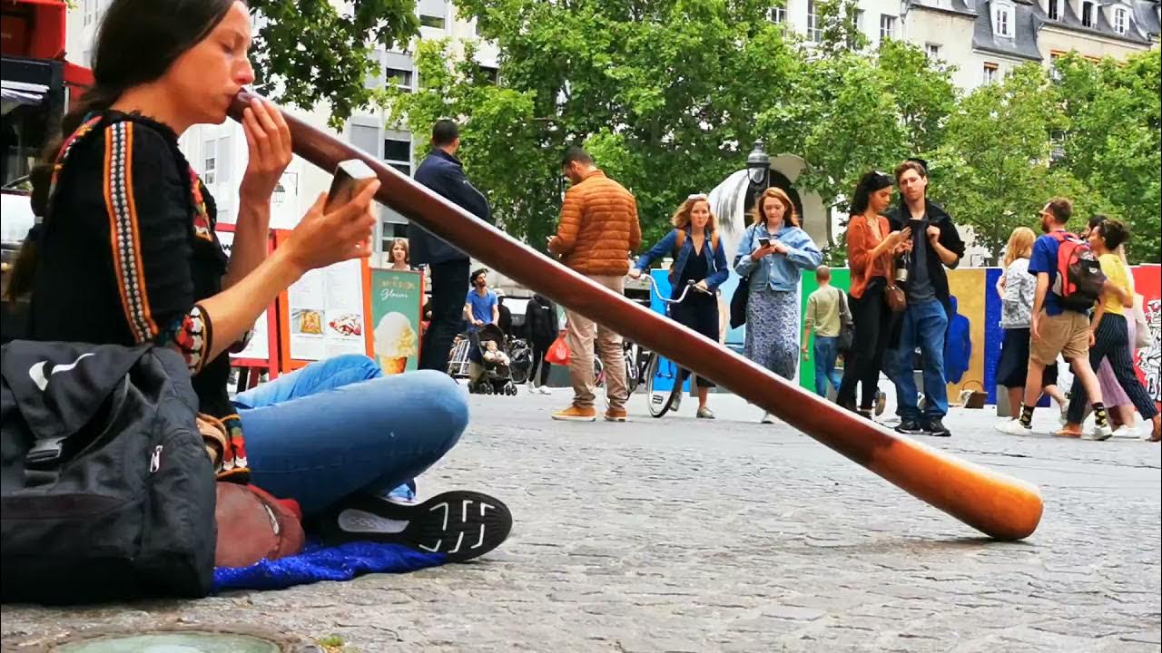 Adele Blanchin charme Paris avec le Didgeridoo Juillet 2020 YouTube