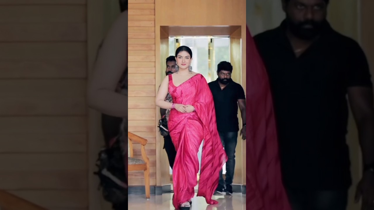 Honey Rose Walking Style 